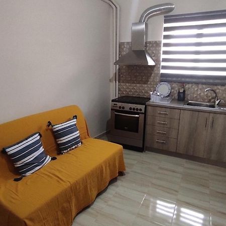 Cosy Apartment In Relaxed Neighbourhood Амаринтос Екстериор снимка